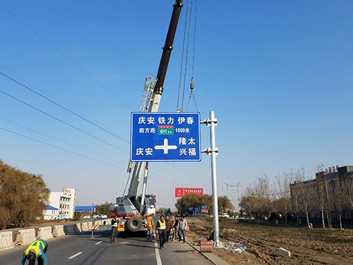 甘肃甘肃道路护栏网网片该如何进行正确的选购呢？